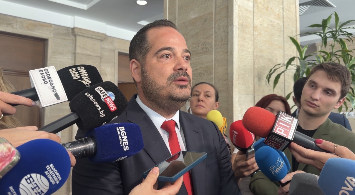 Калин Стоянов: От трибуната на парламента Ивайло Мирчев разгласи класифицирана информация, което е престъпление