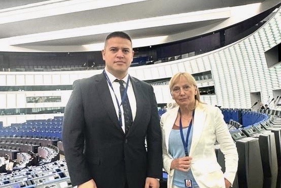 Елена Йончева и Танер Кабилов вече са част от групата на Европейските консерватори и реформисти в ЕП