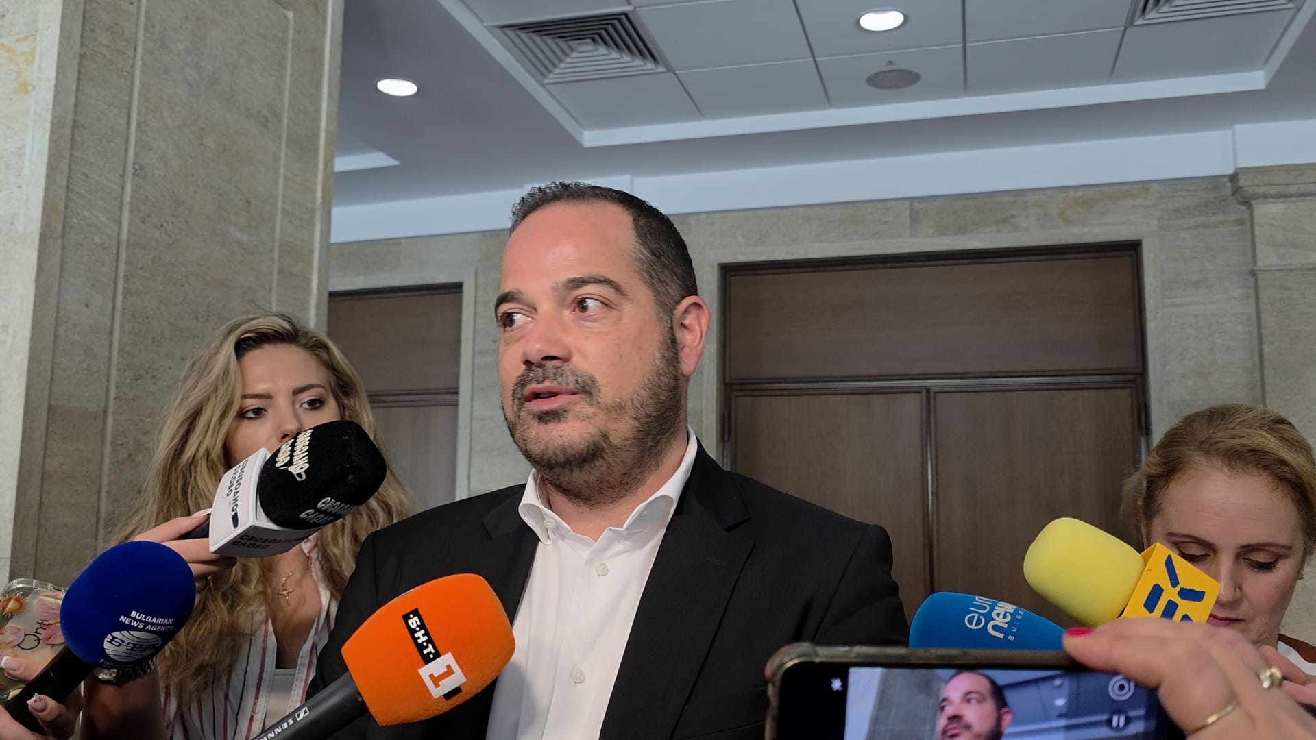 Калин Стоянов : Демерджиев става смешен - не познава законите и забравя какво е казал