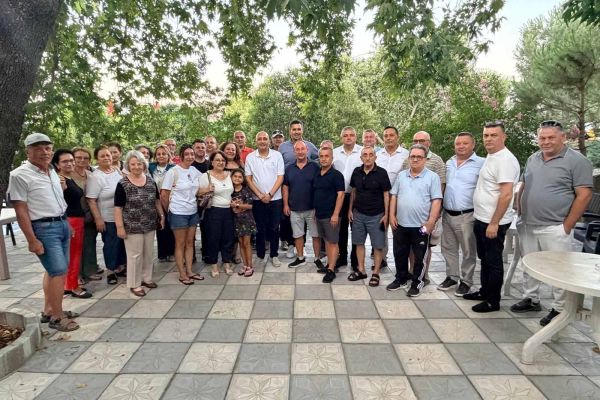 Делегация на ДПС проведе срещи с български изселници в Измир
