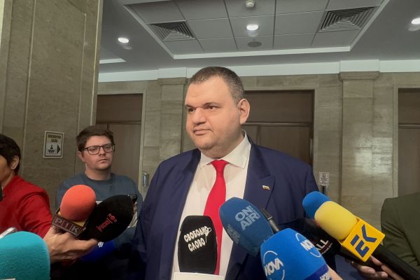 Делян Пеевски, лидер на ДПС и ПГ на ДПС-НОВО НАЧАЛО: Вот няма да подкрепя сега! Хайде да си оправим България, стига сме гледали навън!